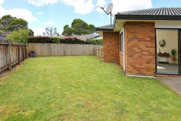 Photo of property in 23 Greenberry Drive, Ranui, Auckland, 0612