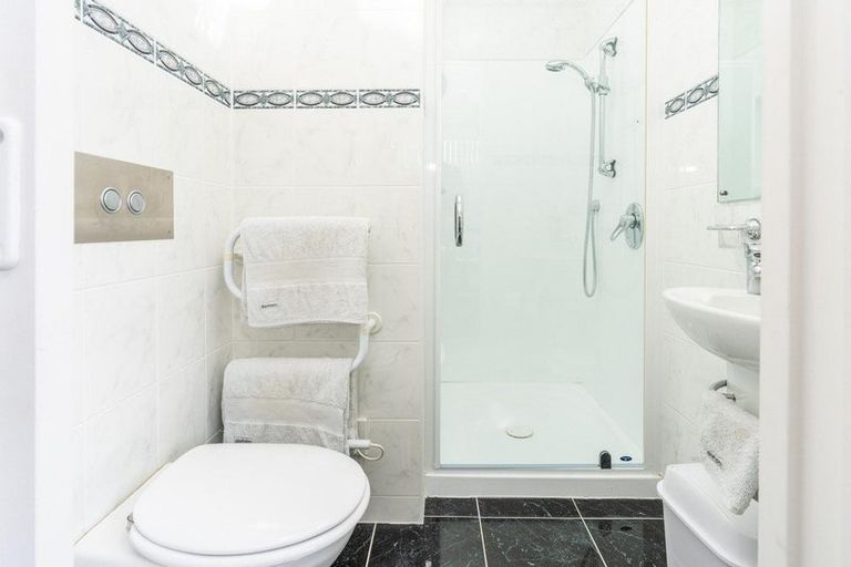 Photo of property in 8 Boscobel Lane, Tawa, Wellington, 5028