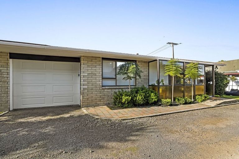 Photo of property in 5a Clemow Road, Fitzroy, New Plymouth, 4312