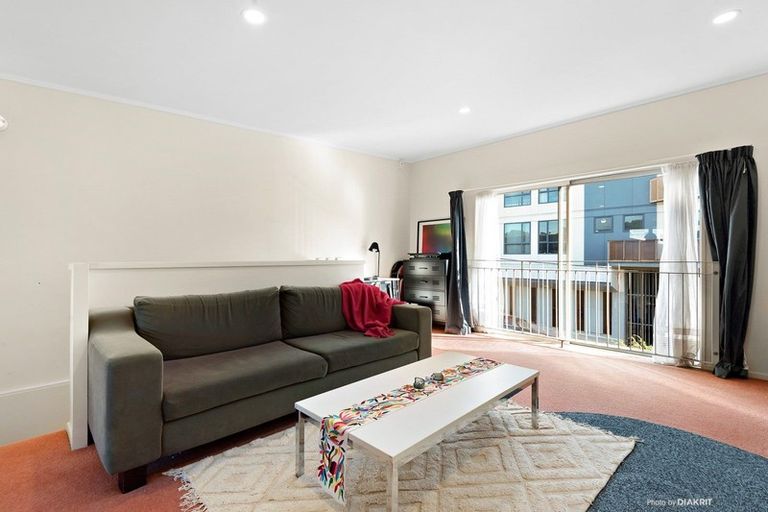 Photo of property in 17/3 Kelvin Grove, Te Aro, Wellington, 6011