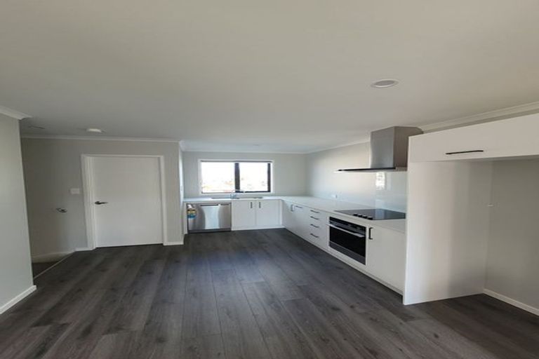 Photo of property in 8 Kawapani Lane, Kumeu, 0810