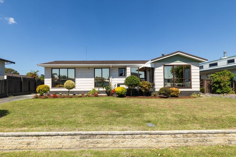 Photo of property in 27 Donegal Crescent, Tamatea, Napier, 4112