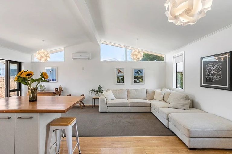 Photo of property in 10 Inver Street, Glen Eden, Auckland, 0602