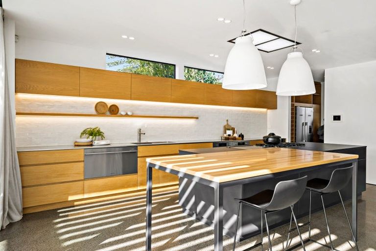 Photo of property in 106a Godden Crescent, Mission Bay, Auckland, 1071