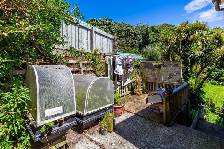 Photo of property in 18 Sidlaw Street, Strathmore Park, Wellington, 6022