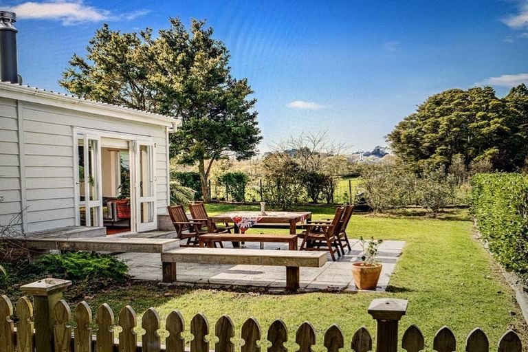 Photo of property in 63 Kaipara Flats Road, Warkworth, 0981