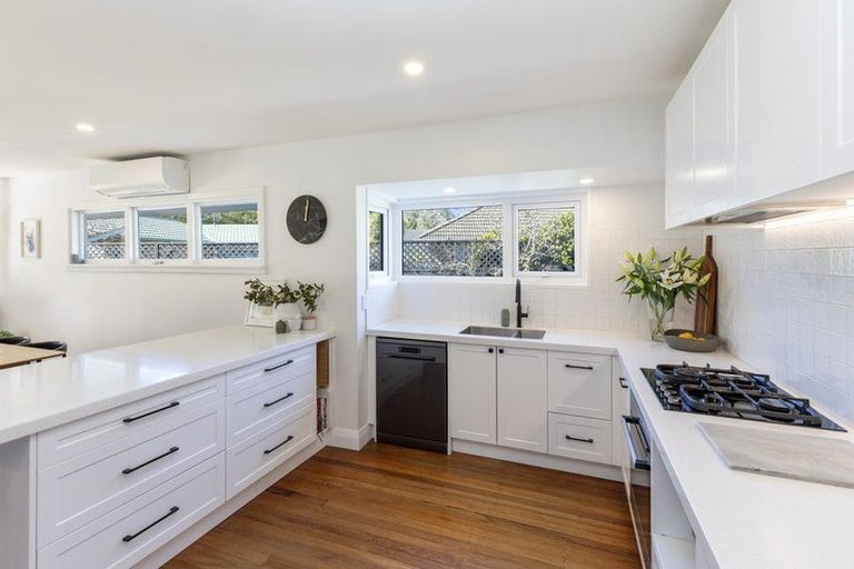 Photo of property in 39 Manor Place, Bryndwr, Christchurch, 8053