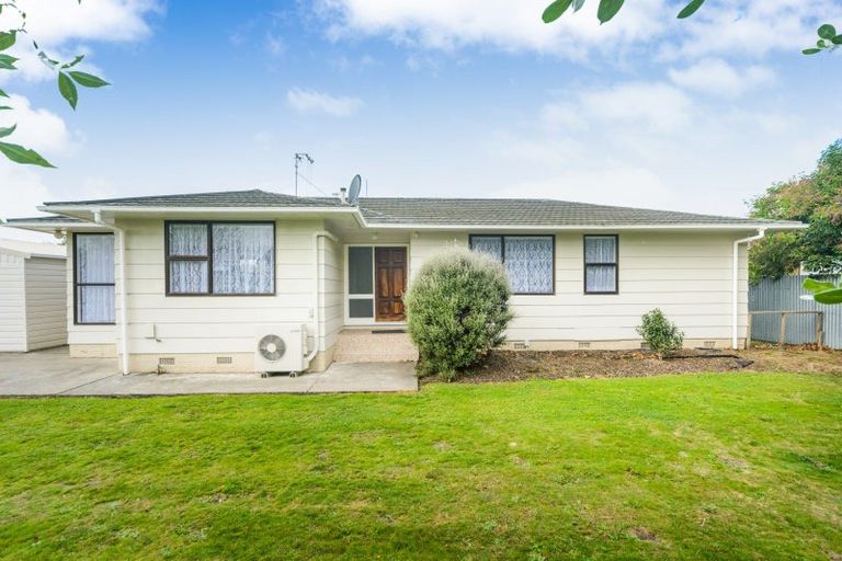Photo of property in 8 Adams Place, Kelvin Grove, Palmerston North, 4414