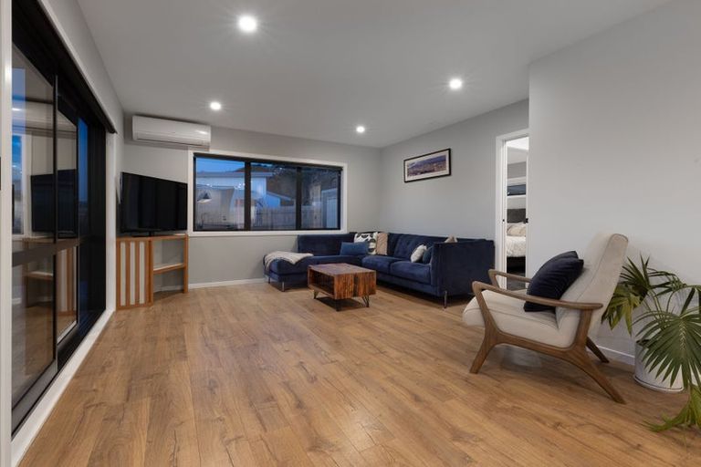 Photo of property in 10 Karearea Avenue, Waikanae, 5036