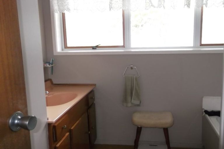 Photo of property in 12 Anakiwa Place, Milford, Auckland, 0620