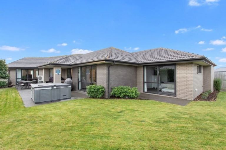 Photo of property in 16 Sovereign Boulevard, Kaiapoi, 7630