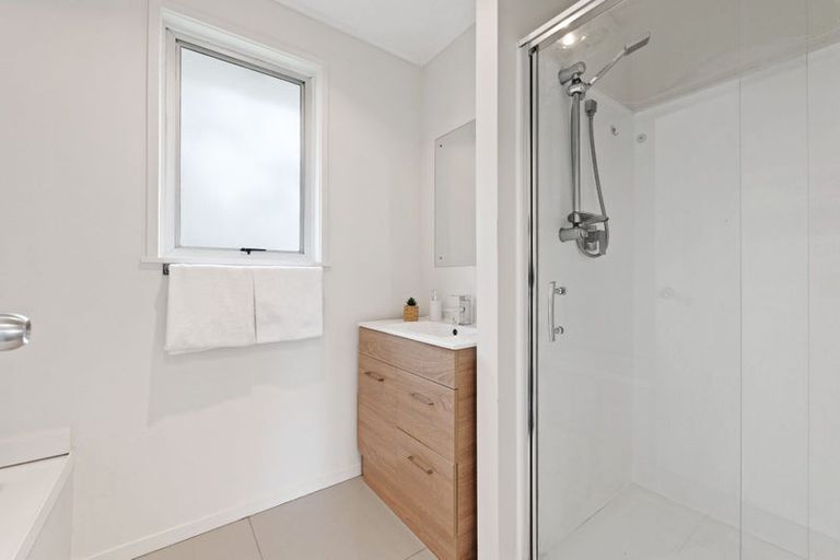 Photo of property in 1 Benmore Place, Manurewa, Auckland, 2102