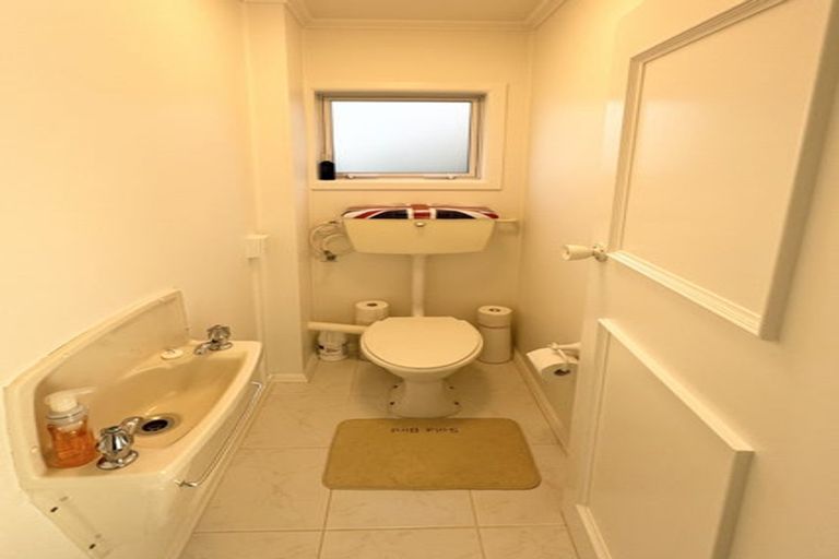 Photo of property in 25 Aberdeen Road, Castor Bay, Auckland, 0620