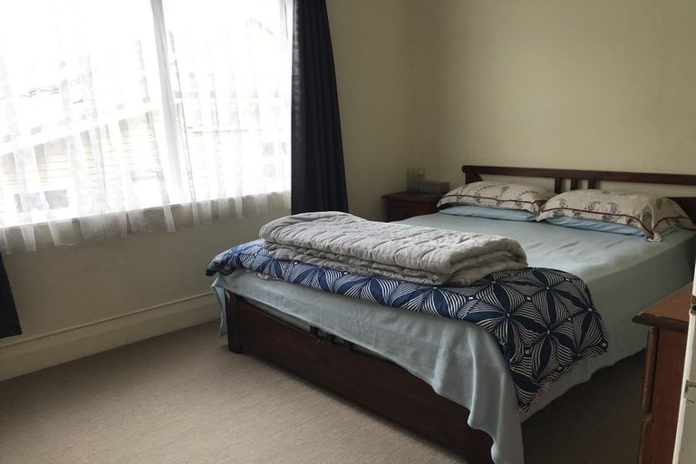 Photo of property in 2 Eden View Road, Sandringham, Auckland, 1025