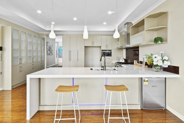 Photo of property in 15 Bejoy Rise, East Tamaki Heights, Auckland, 2016