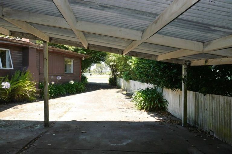 Photo of property in 466 South Road, Omata, New Plymouth, 4374