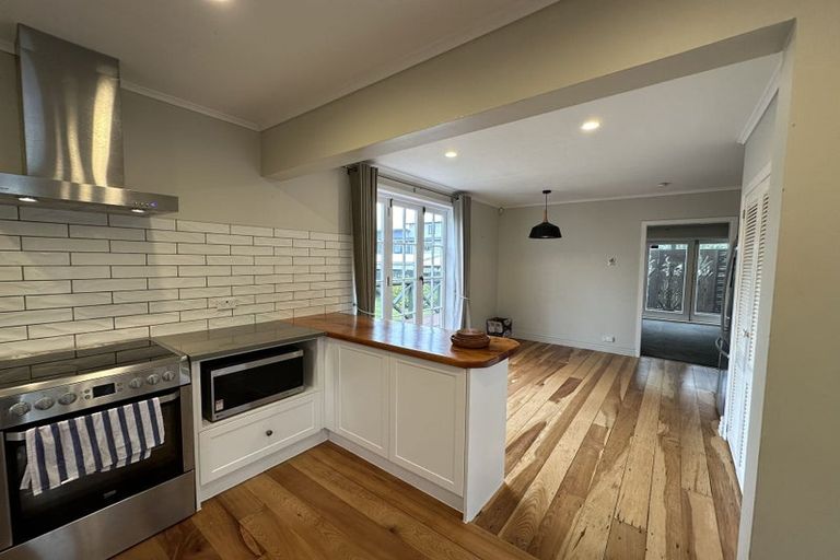 Photo of property in 500 Swanson Road, Ranui, Auckland, 0612