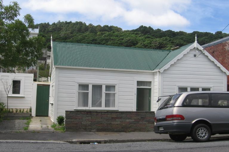 Photo of property in 1 Porritt Avenue, Mount Victoria, Wellington, 6011
