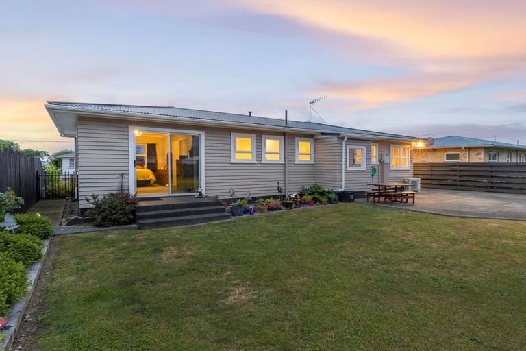 Photo of property in 24 Ferguson Street, Levin, 5510