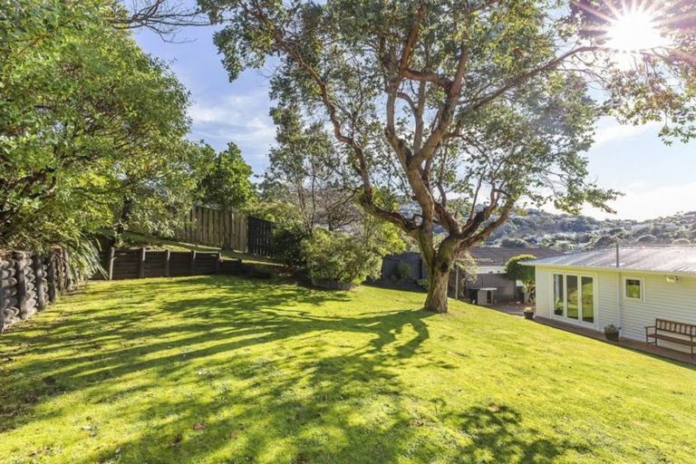 Photo of property in 18 Delhi Crescent, Khandallah, Wellington, 6035