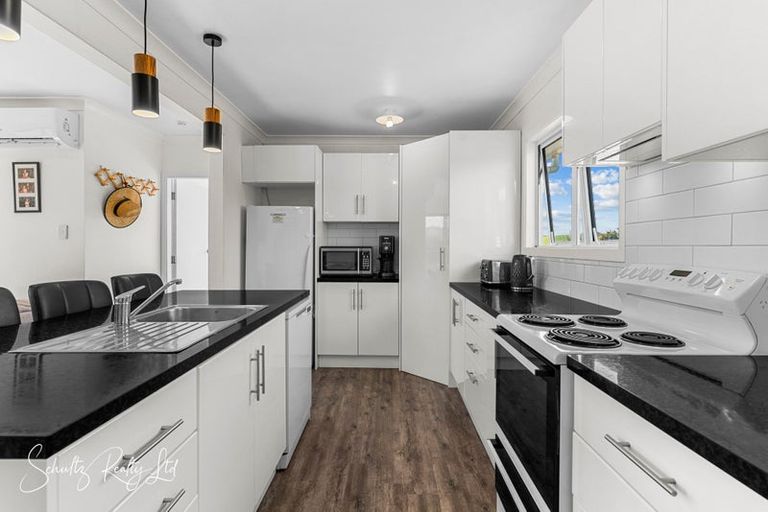 Photo of property in 194 Heatley Road, Whakapirau, Maungaturoto, 0583