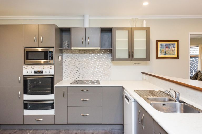 Photo of property in 147 Pacific Drive, Fitzherbert, Palmerston North, 4410