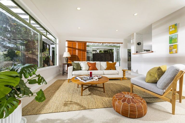 Photo of property in 2/305 Lake Road, Hauraki, Auckland, 0622