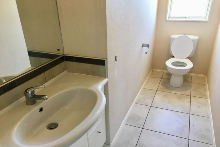 Photo of property in 10 Franshell Crescent, East Tamaki, Auckland, 2013