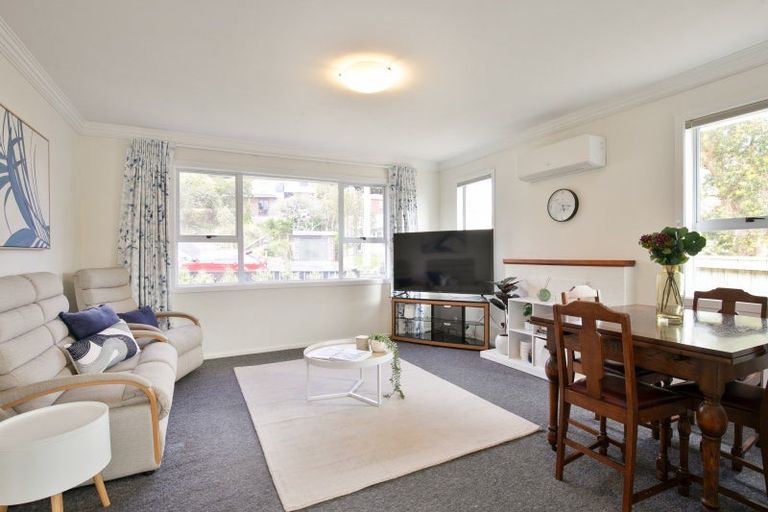 Photo of property in 9 Kowhai Street, Tawa, Wellington, 5028