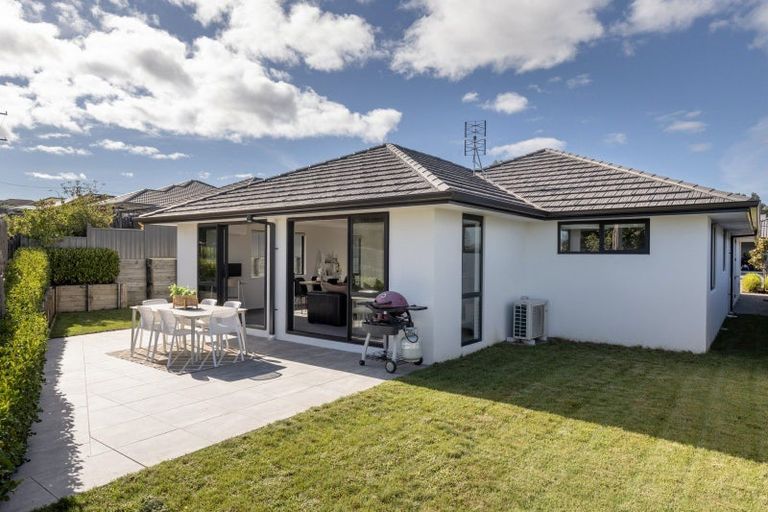Photo of property in 15 Godwit Lane, Welcome Bay, Tauranga, 3112