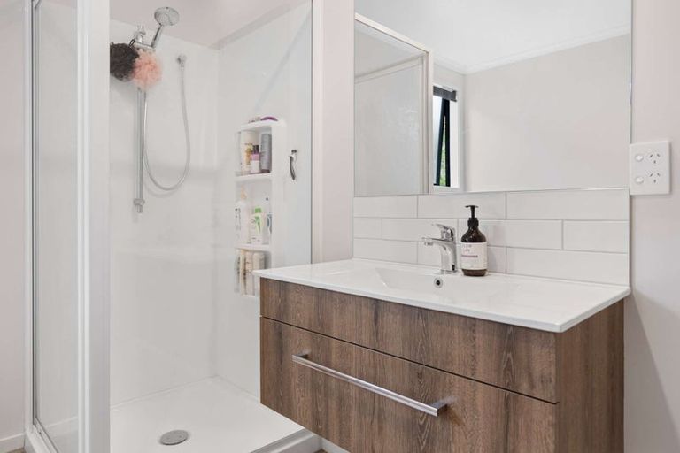 Photo of property in 10 Wrybill Way, Welcome Bay, Tauranga, 3112