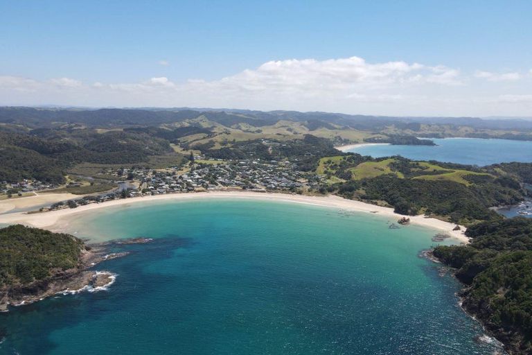 Photo of property in 27 Waetford Road, Matapouri, Whangarei, 0173