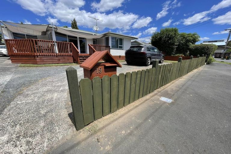 Photo of property in 19 Manapouri Place, Glenview, Hamilton, 3206