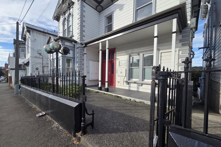 Photo of property in 221b The Terrace, Wellington Central, Wellington, 6011