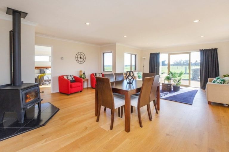 Photo of property in 1061 Taonui Road, Colyton, Feilding, 4775