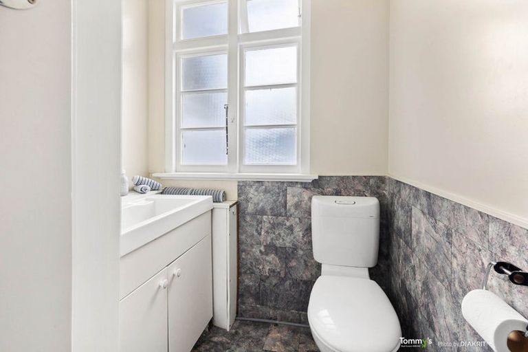 Photo of property in 20f Portland Crescent, Thorndon, Wellington, 6011