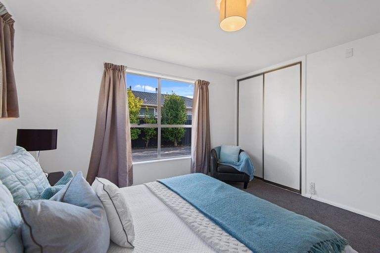 Photo of property in 43 Sarabande Avenue, Redwood, Christchurch, 8051