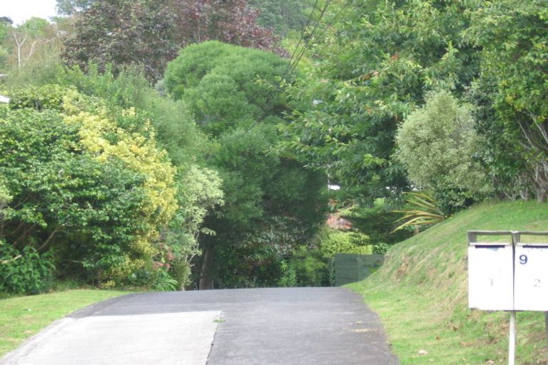 Photo of property in 1/9a De Val Drive, Titirangi, Auckland, 0604