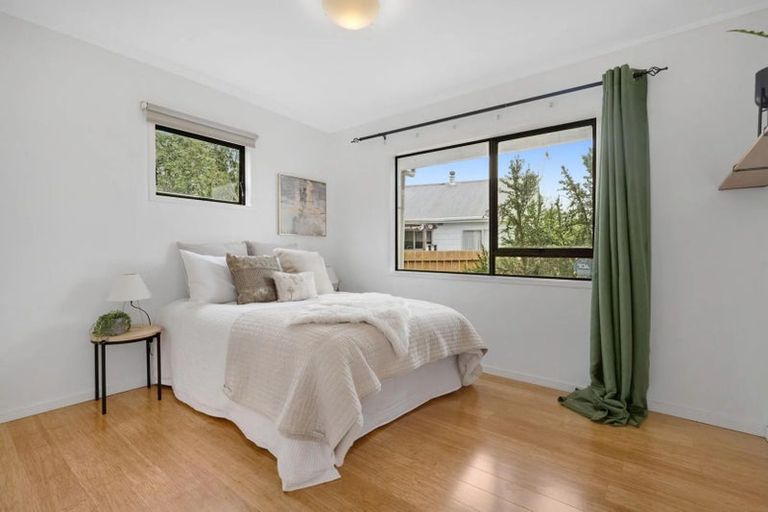 Photo of property in 8 Fortunes Road, Half Moon Bay, Auckland, 2012