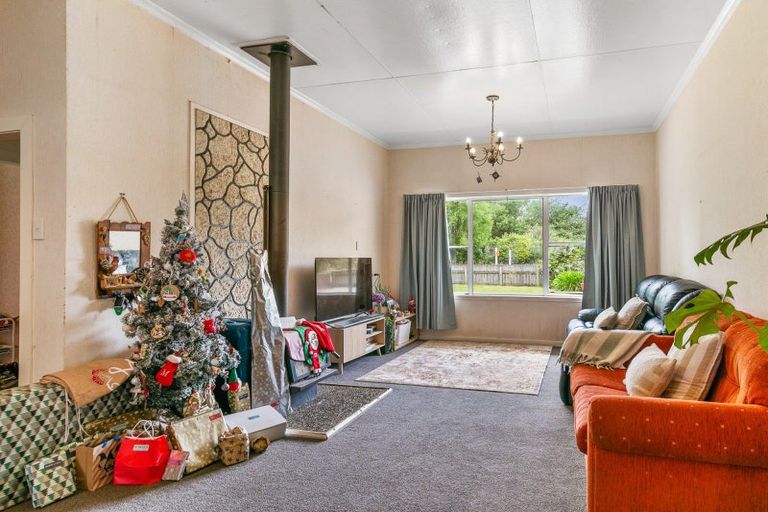 Photo of property in 366 Arapaepae Road South, Levin, 5571