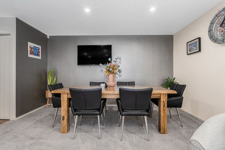 Photo of property in 121 Te Puia Drive, Aotea, Porirua, 5024