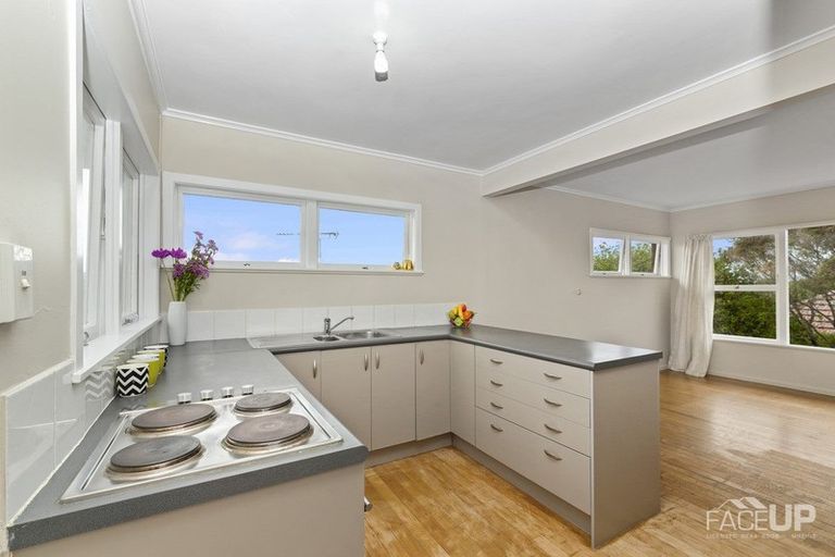 Photo of property in 2/6 Corunna Road, Milford, Auckland, 0620