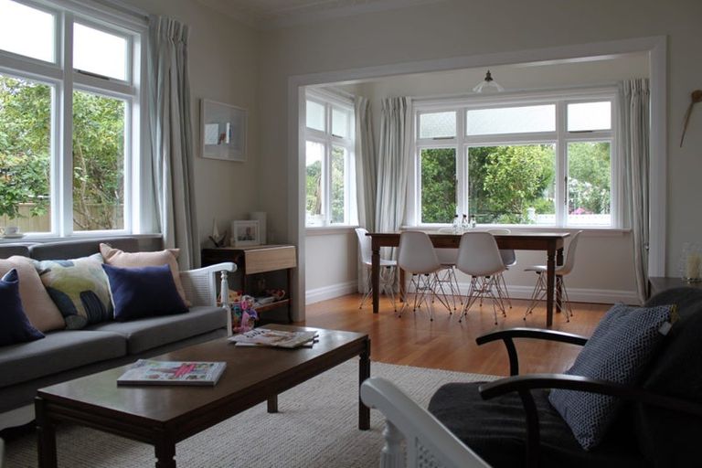 Photo of property in 9 Hinau Street, Eastbourne, Lower Hutt, 5013