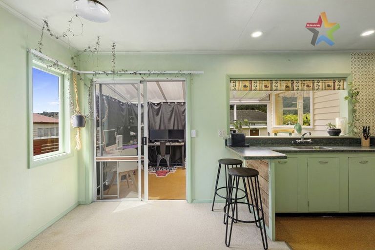 Photo of property in 337 George Street, Stokes Valley, Lower Hutt, 5019