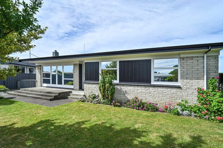 Photo of property in 52 Folkestone Drive, Flaxmere, Hastings, 4120