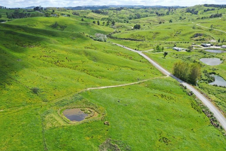 Photo of property in 156 Marohemo Road, Maungaturoto, 0583