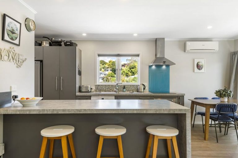 Photo of property in 1/10 Philip Place, Hillcrest, Auckland, 0627