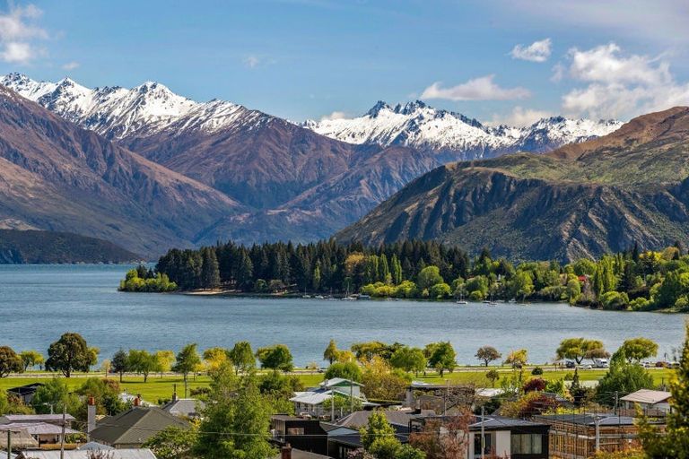 Photo of property in 3 Botting Place, Wanaka, 9305