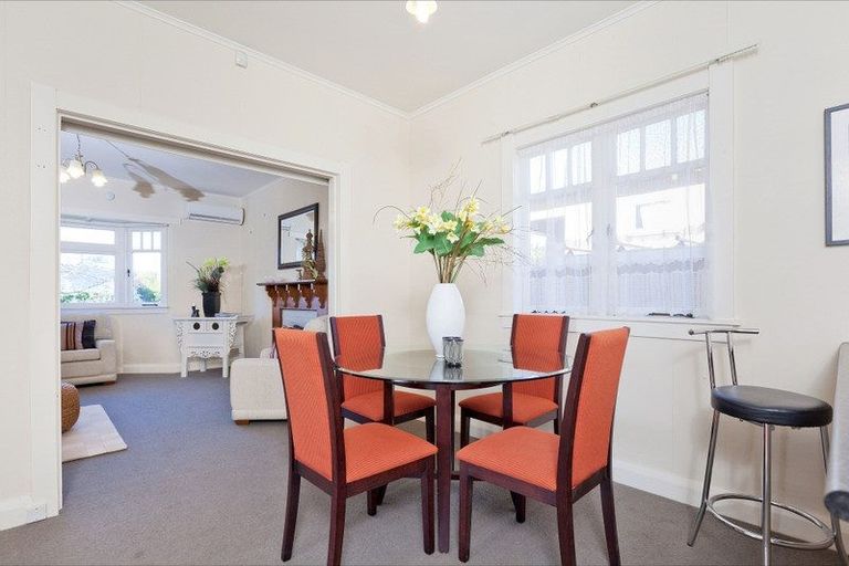 Photo of property in 12 Nikau Street, New Lynn, Auckland, 0600