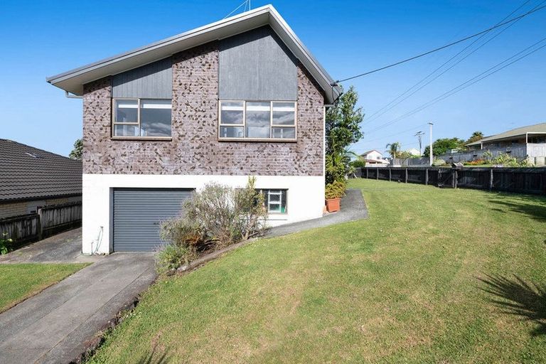 Photo of property in 23 Bay Street, Red Beach, 0932